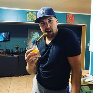 Meet your Posher, Tom